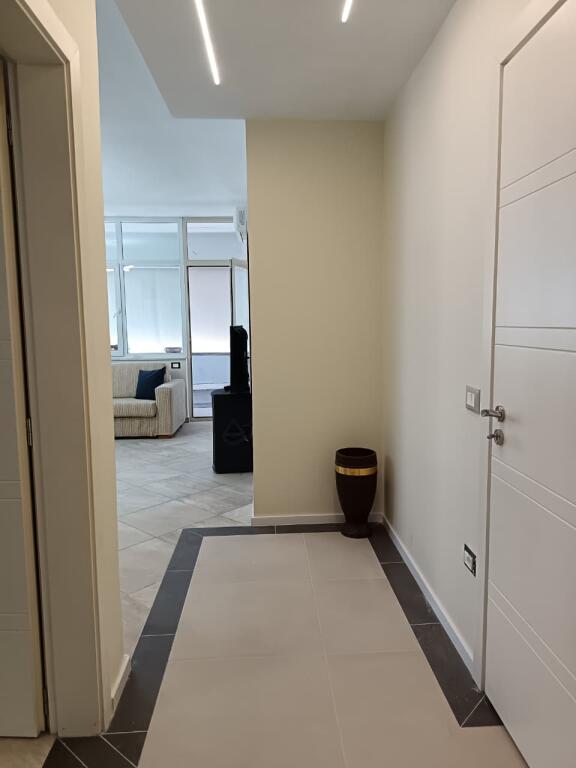 Apartament me Qira 1+1 – Intesa, pranë Laprakës & Sheshit Shqiponja