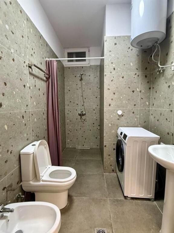 APARTAMENT ME QERA 2+1 RRUGA 5 MAJ 650 EURO