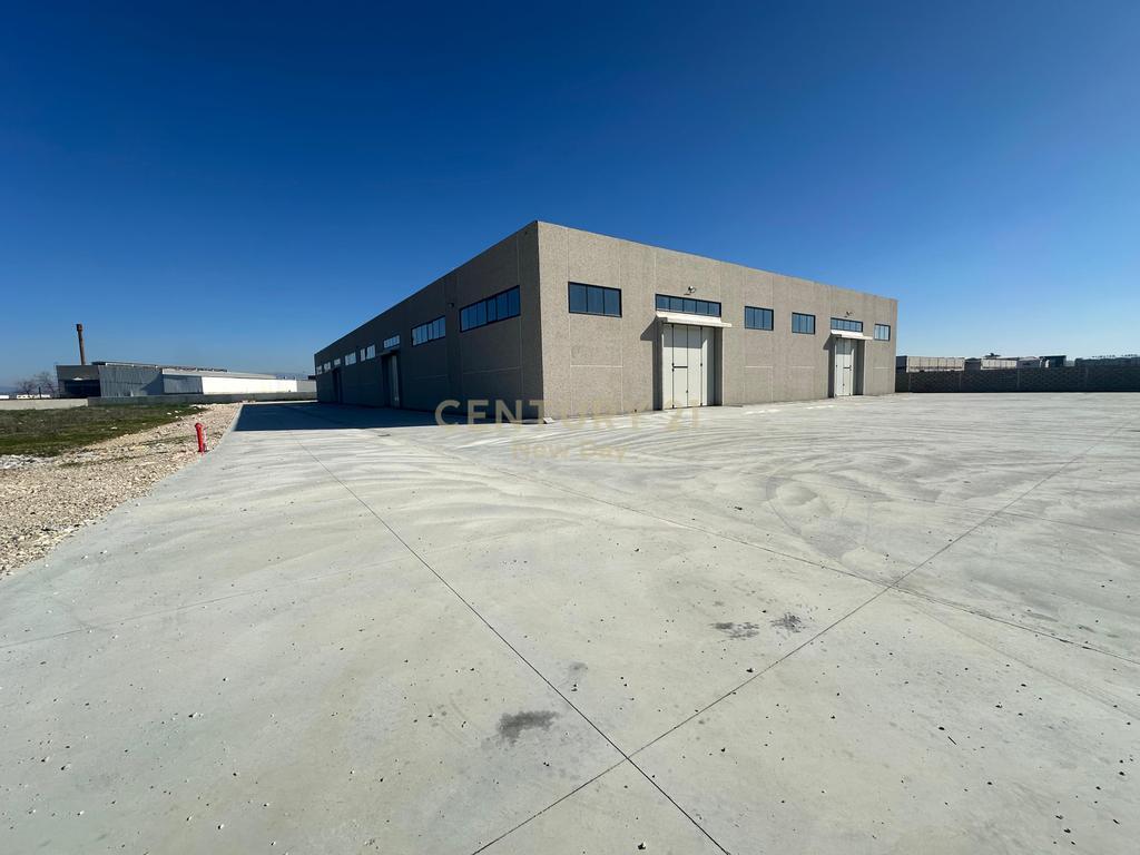 JEPET ME QIRA KAPNON INDUSTRIAL NE AUTOSTRADEN TIRANE - DURRES KM 30