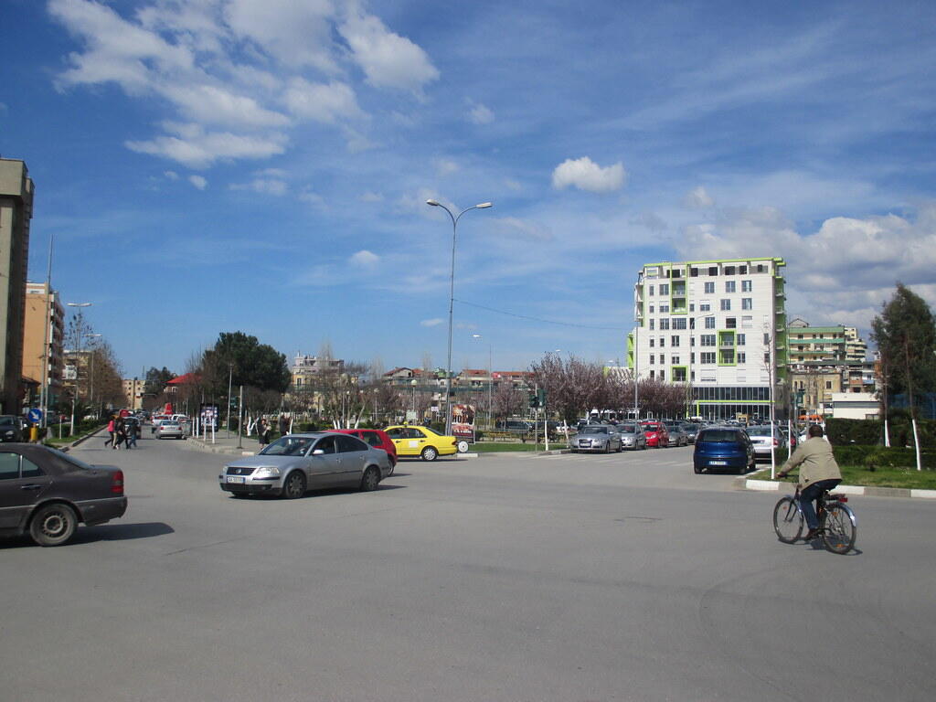 LOCALE COMMERCIALE IN AFFITTO - VASIL SHANTO