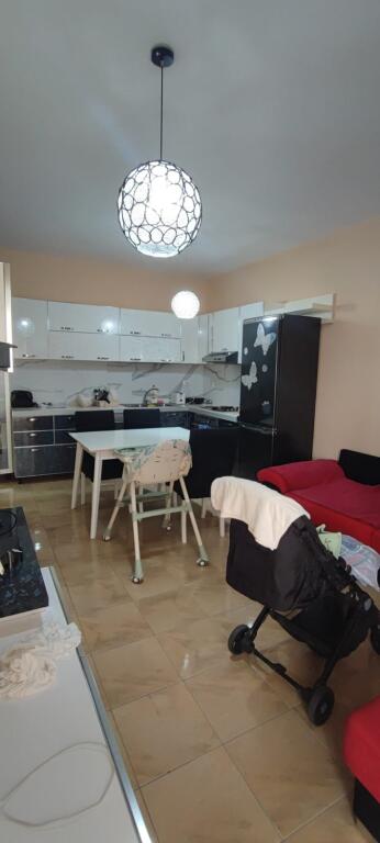 Apartament me Qira 1+1 në Fresk.