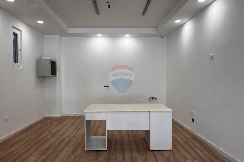 Office for rent in Brryli !