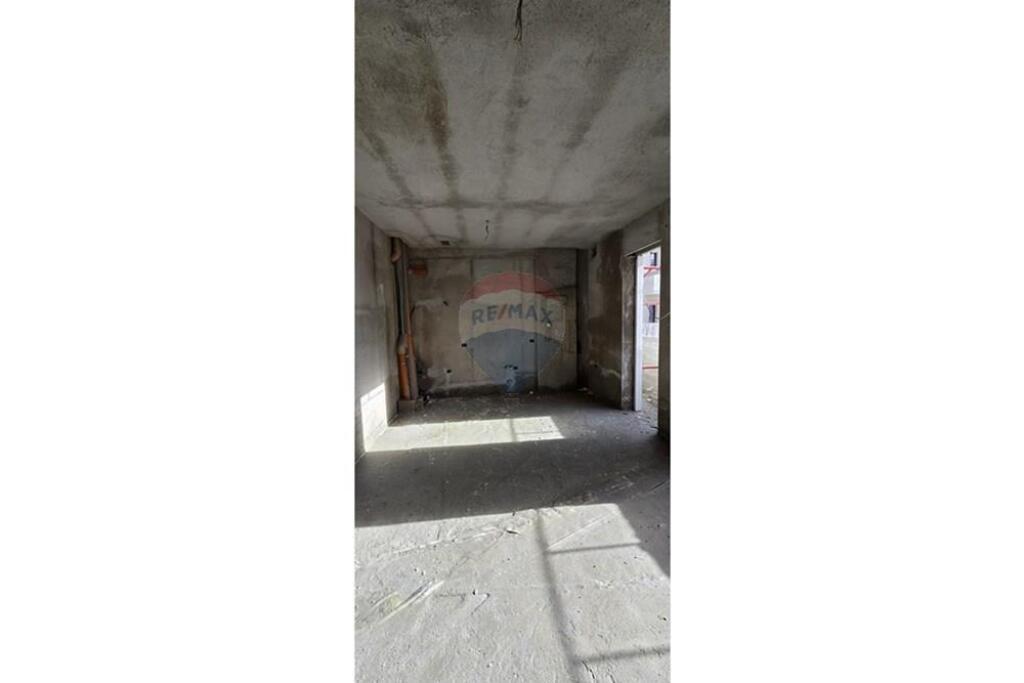 Shitet apartament (2+1), Teg (Mjull Bathore)
