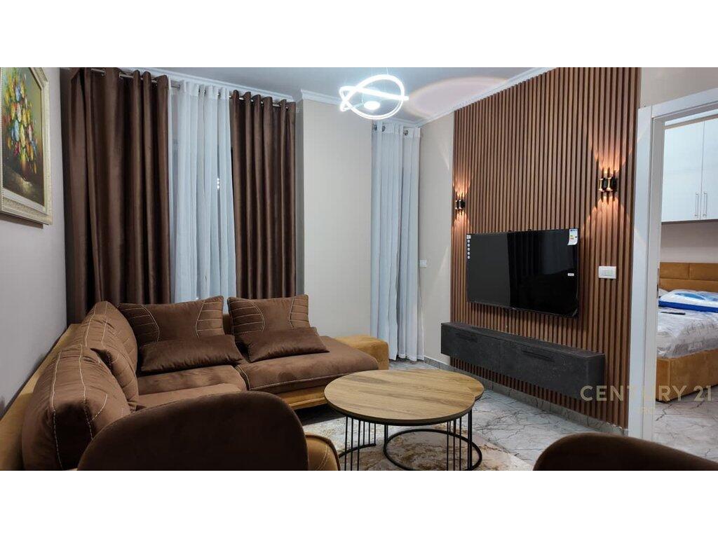 APARTAMENT 1+1 ME QIRA – PRANË SHKOLLËS SË KUQE