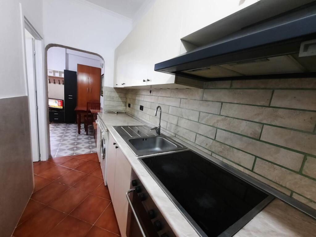 🏢Ne zonen e Siri Kodres,Rruga Gjon Mili ,jepet me qera apartament 1+1,i mobiluar. 45,000Leke