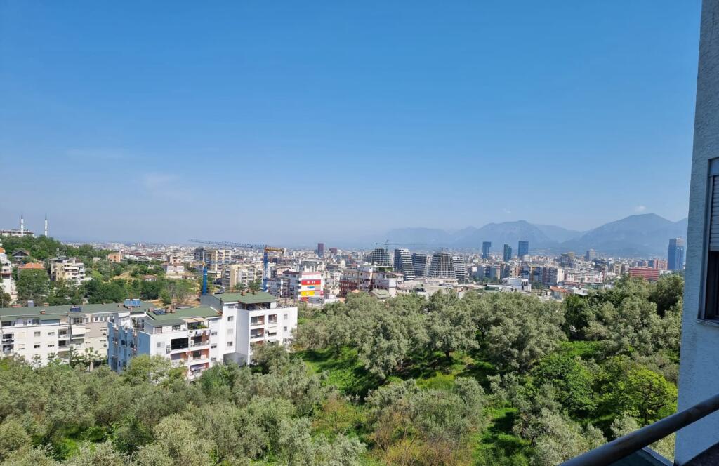 🏡✨ Apartament 3+1+3 me Qira – Rr. Peti, pranë Liqenit Artificial ✨