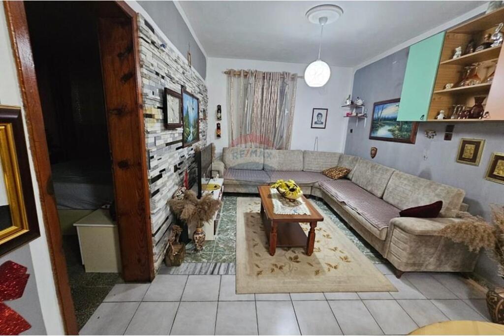 Tirane, shitet shtepi 4+1 Kati 1, 209 m² 205.000 € (Kodra e Priftit) ID: 530581007-64
