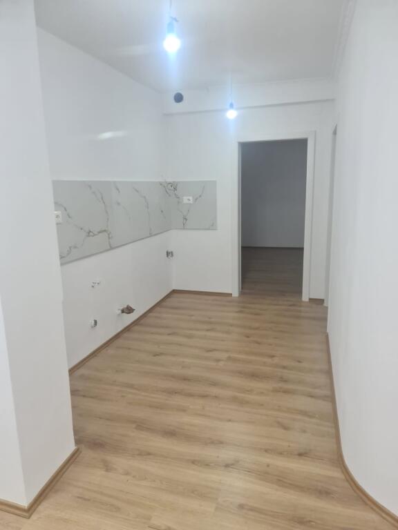 🔥Shitet Apartament 2+1 me Ballkon – Pranë Stadiumit Dinamo &amp; Rrugës së Kosovareve 📍