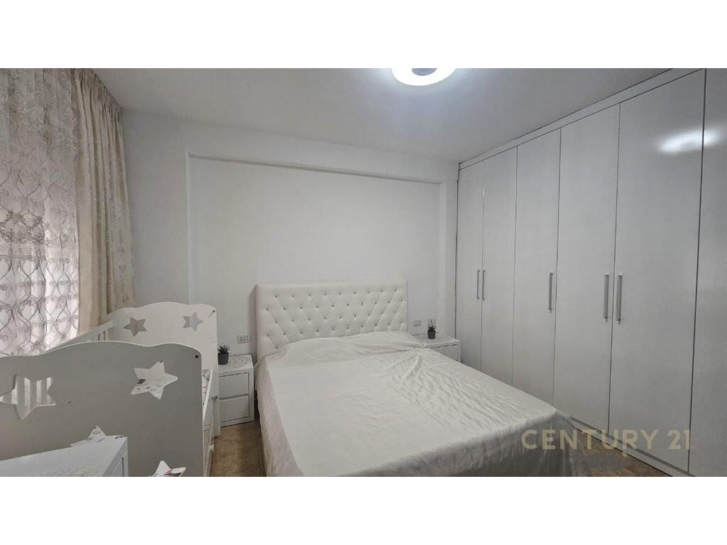 Apartament 2+1 Për Shitje në Fresku!!