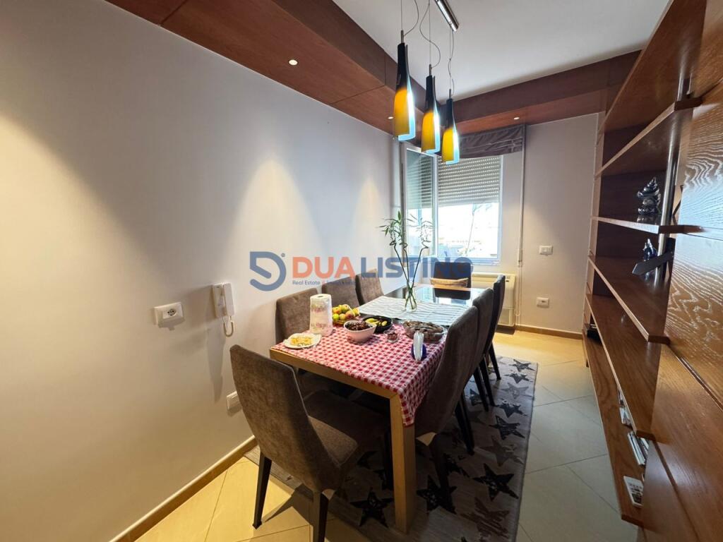 SHITET APARTAMENT 3+1+2 ME PAMJE NGA KOPSHTI BOTANIK !!