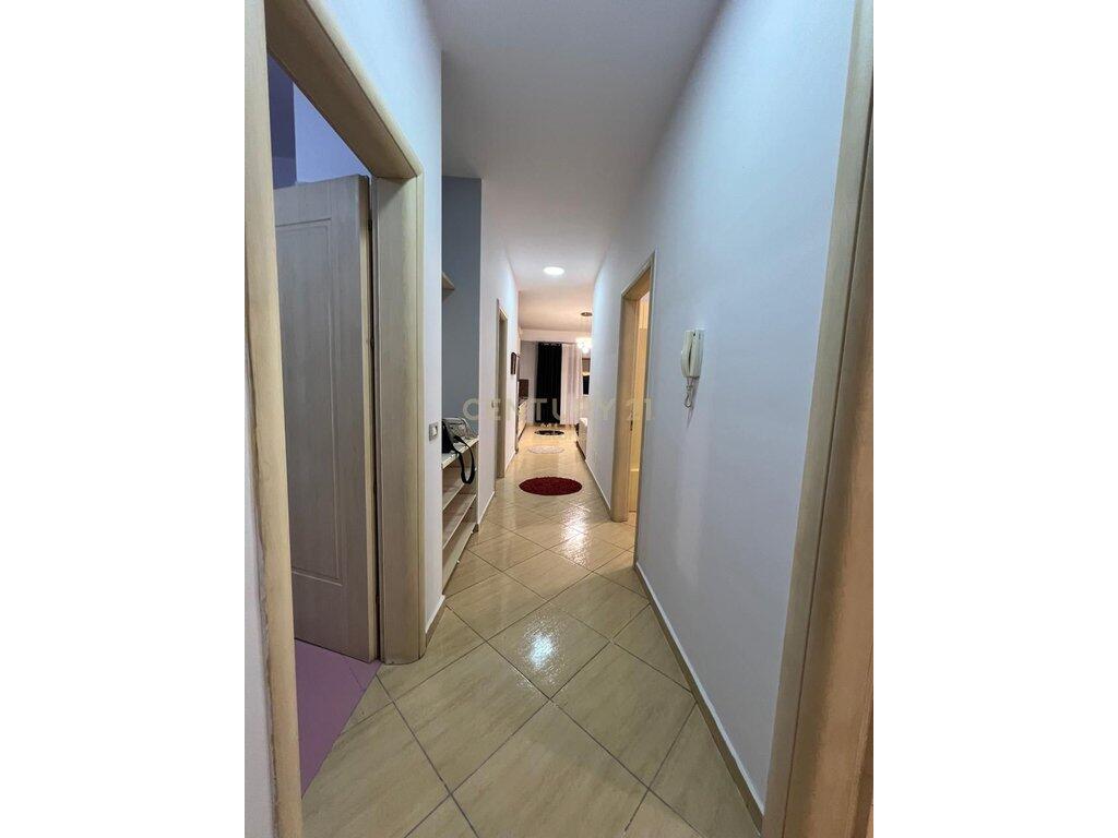 JEPET ME QERA APARTAMENT 2+1+2 PERBALL KOMPLEKSIT DELIORGJI