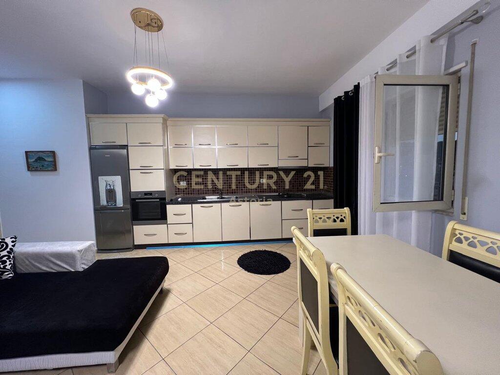 JEPET ME QERA APARTAMENT 2+1+2 PERBALL KOMPLEKSIT DELIORGJI