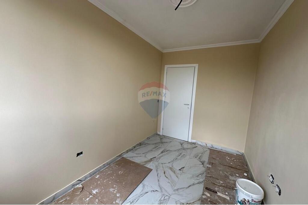 VENDESI APPARTAMENTO 2+1 , SHKOZE