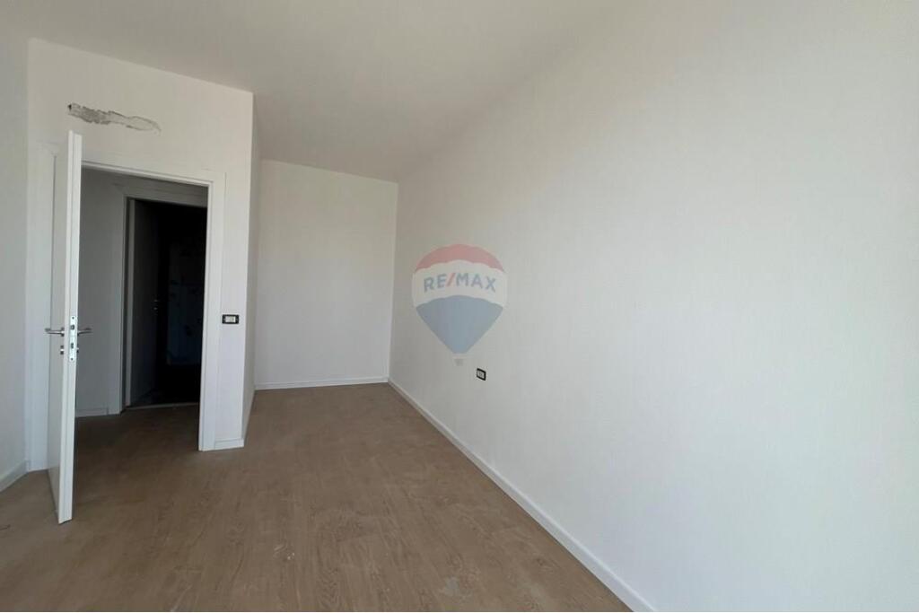 Apartament 1+1 Ne Shitje Te Mine Peza!