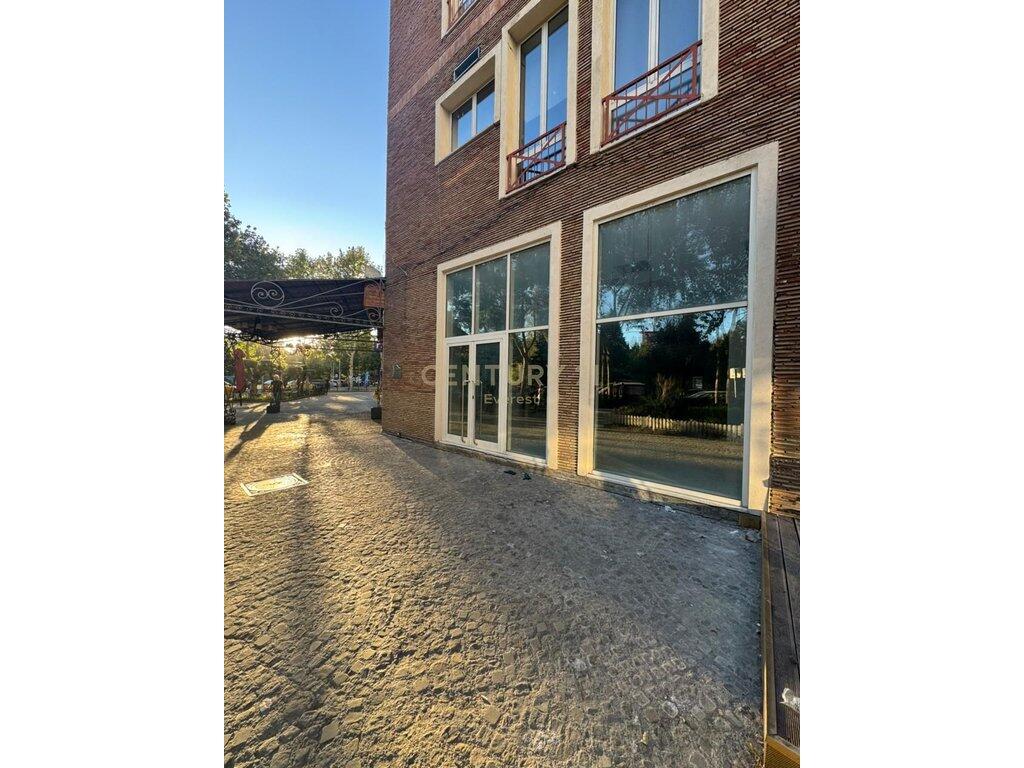 PRANE DELIORGJIT, SHESIM AMBIENT KOMERCIAL  - 1,150,000 €