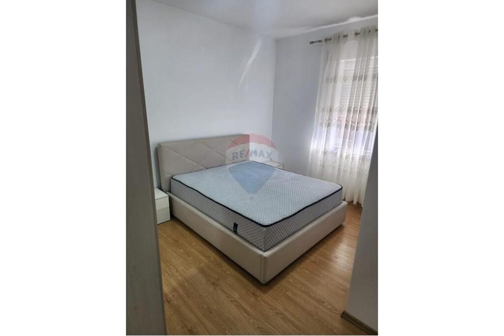 Apartament 2+1+2 per qira Shkolla e Bashkuar !