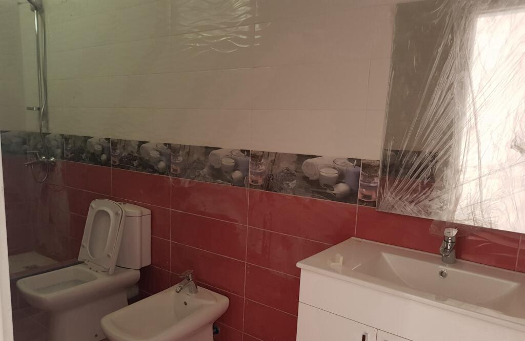 🏡✨ Apartament 3+1+3 me Qira – Rr. Peti, pranë Liqenit Artificial ✨