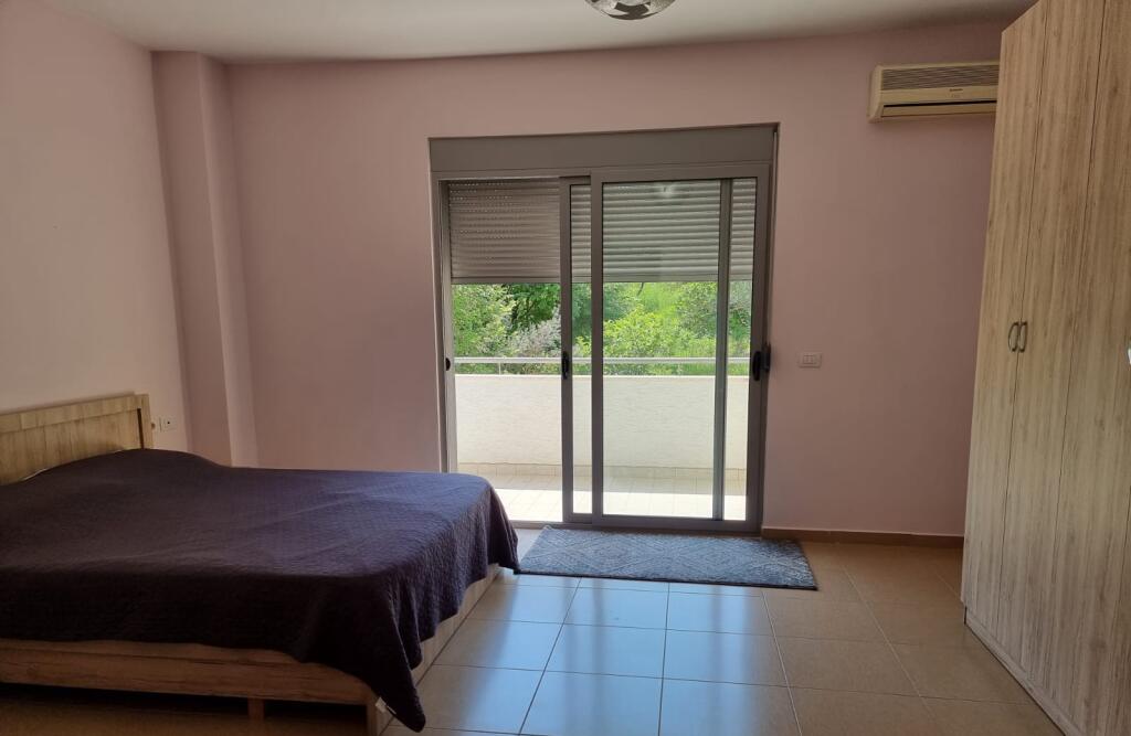🏡✨ Apartament 3+1+3 me Qira – Rr. Peti, pranë Liqenit Artificial ✨