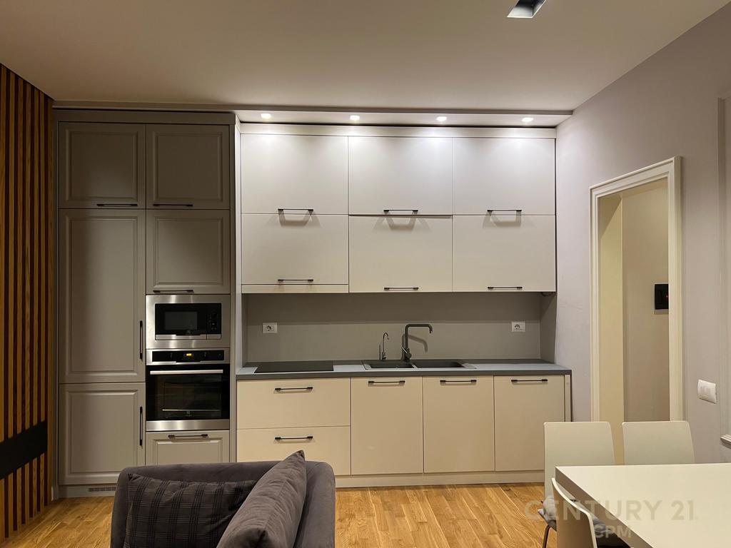 Apartament 1+1 per Qira tek Kopshti Botanik! 700 € /Muaj
