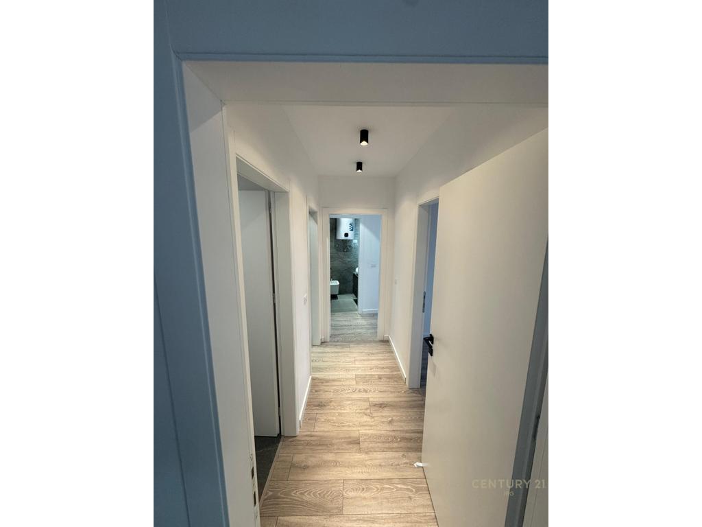 Jepet apartament ose zyre 2+1 me qira tek Lake View Residence! 1,650 € /Muaj