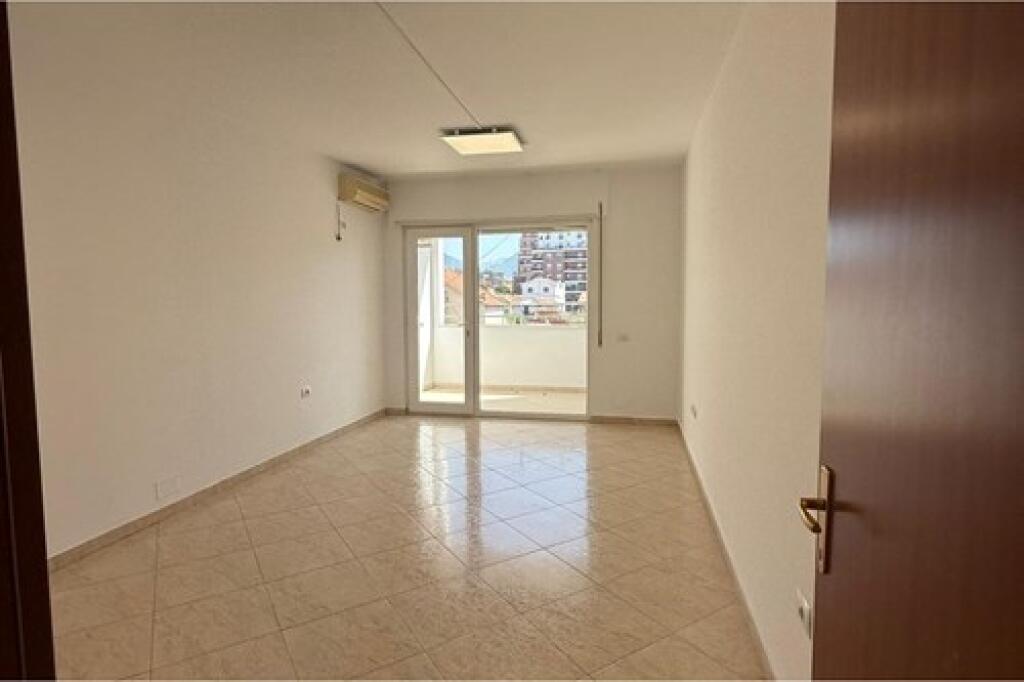 For Rent Apartment 2+1+2 on Siri Kodra Street 530581005-7