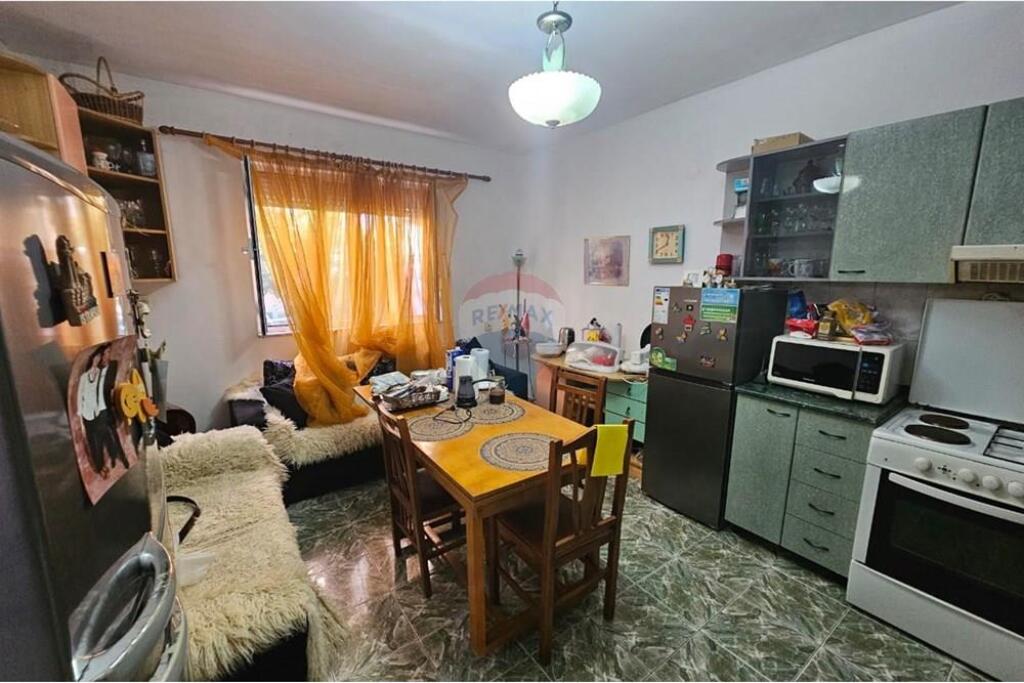 Tirane, shitet shtepi 4+1 Kati 1, 209 m² 205.000 € (Kodra e Priftit) ID: 530581007-64