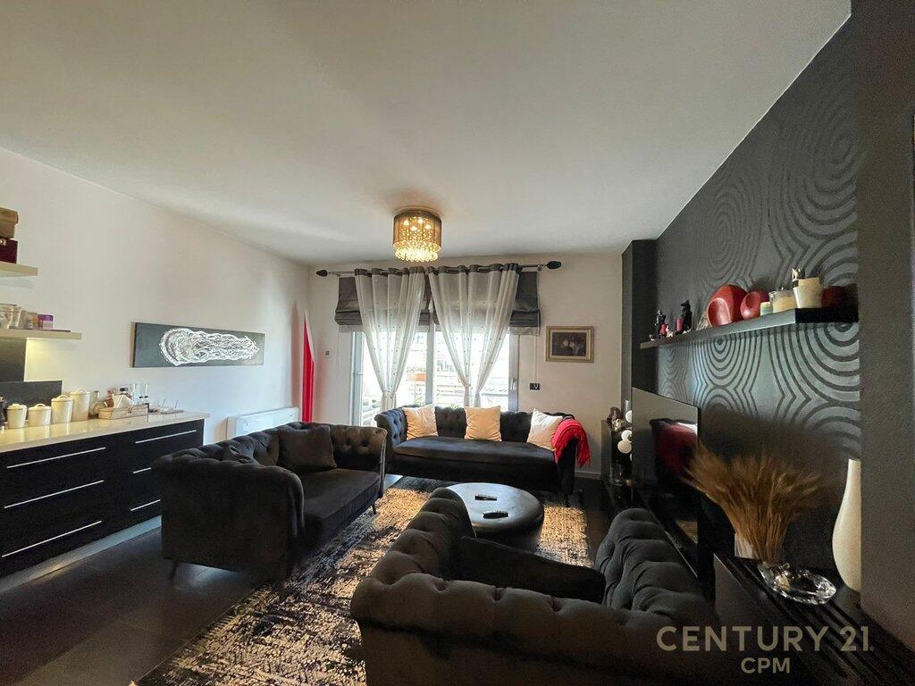 Apartment 2+1 for rent in Bllok!