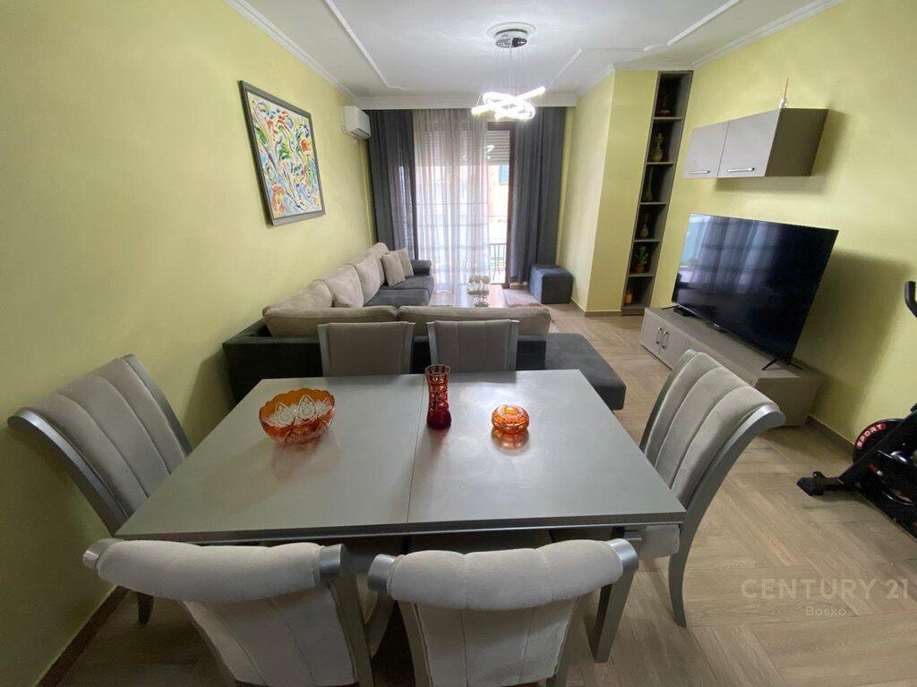 ME QIRA SUPER APARTAMENT 1+1 PRANE PROKURORISE SE TIRANES!