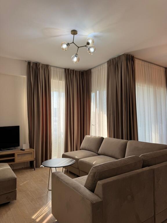 Jepet me qera apartament 2+1 tek Rruga e Kosovareve