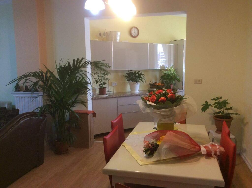 Affittasi appartamento moderno 2+1 a Mozaiku di Tirana