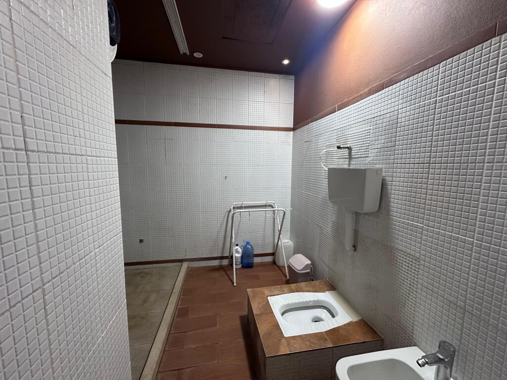 🏡 Jepet me Qira Apartament 3+1 📍 Qendra Tiranë, te Galeria💶 1800 € / muaj