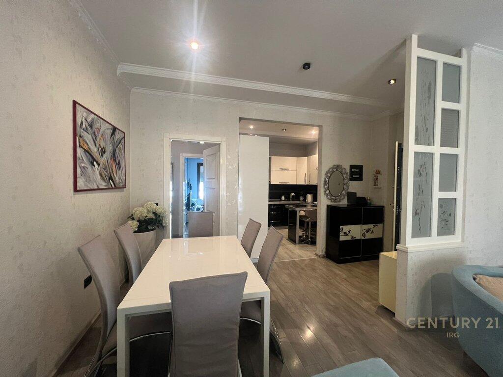 Apartament 3+1 me qera në Kompleksin Delijorgji, Tiranë 1,300 € /Muaj