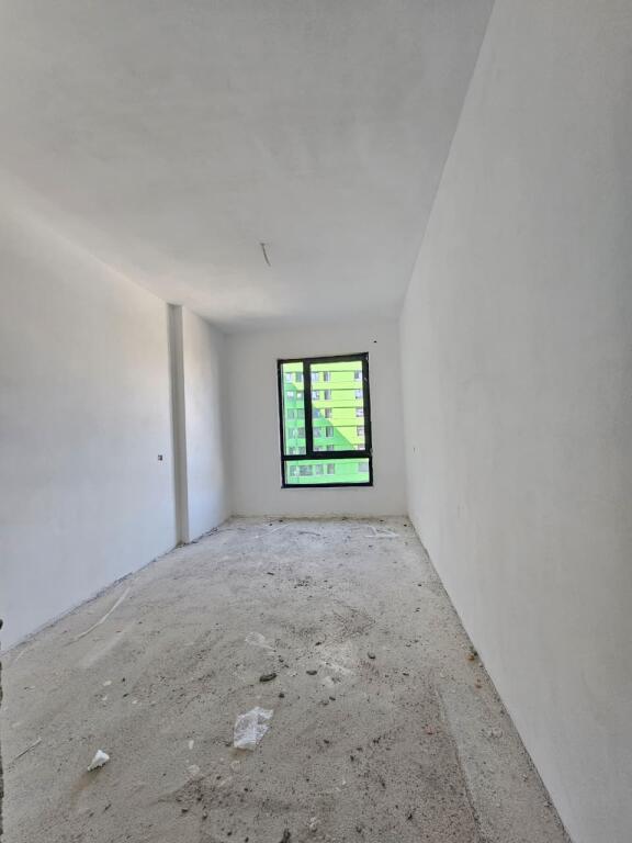 VENDESI APPARTAMENTO 3+1+2 – ZONA 5 MAGGIO