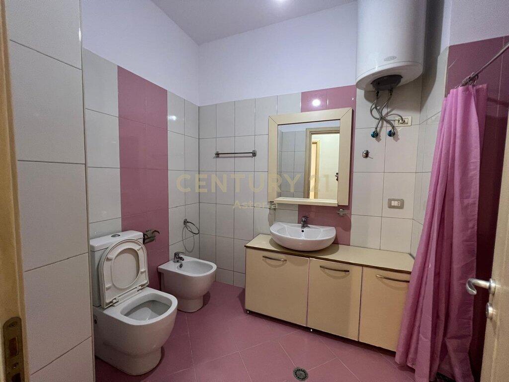 JEPET ME QERA APARTAMENT 2+1+2 PERBALL KOMPLEKSIT DELIORGJI