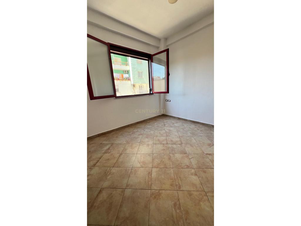 APPARTAMENTO 3 + 1 IN VENDITA A MISTO MAME! 128,000 €
