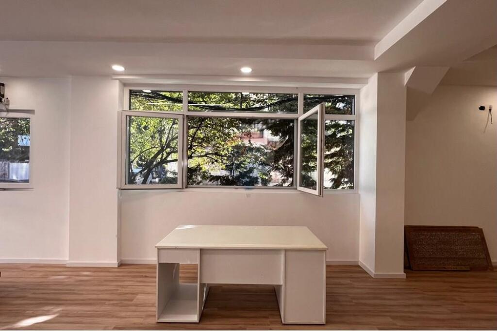 Office for rent in Brryli !