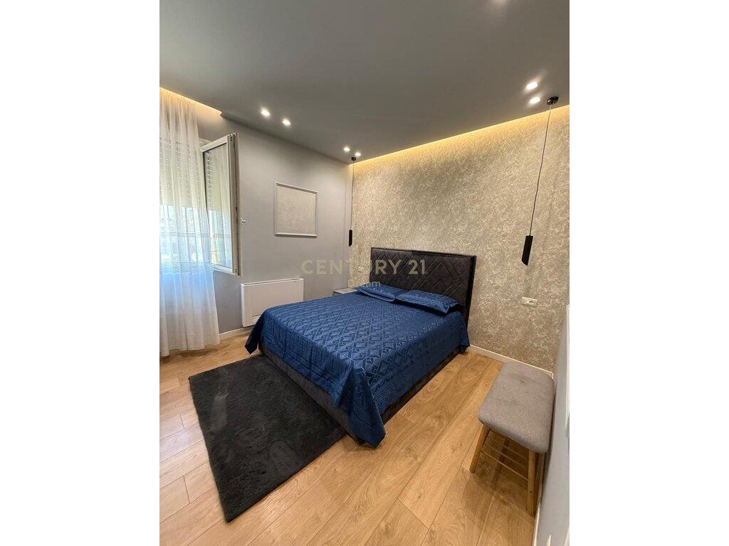 ATTICO DI LUSSO IN VENDITA 3+1+2 +1 POSTO AUTO AL LAGO ASCIUTTO! 445.000 €