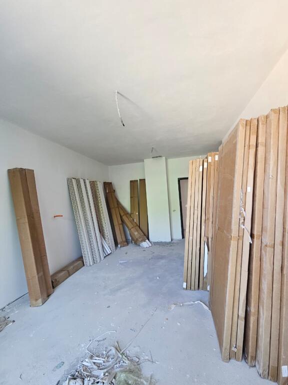 VENDESI APPARTAMENTO 3+1+2 – ZONA 5 MAGGIO