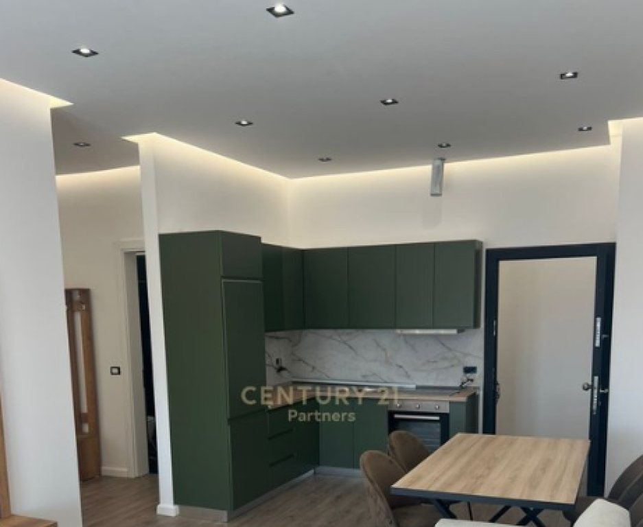 Apartament 2+1+2 me qira në Fresk