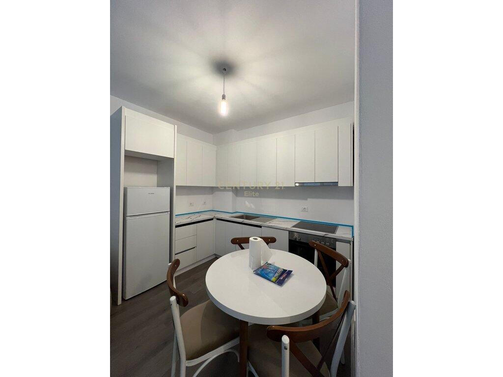 Jepet me Qera Apartament 2+1+2 + Post Parkimi prane QTU