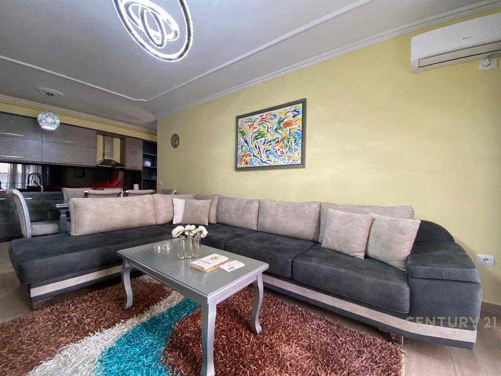 ME QIRA SUPER APARTAMENT 1+1 PRANE PROKURORISE SE TIRANES!
