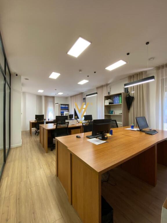 UFFICIO 317 M2 IN AFFITTO VIA BARRICATE 4.600 EURO