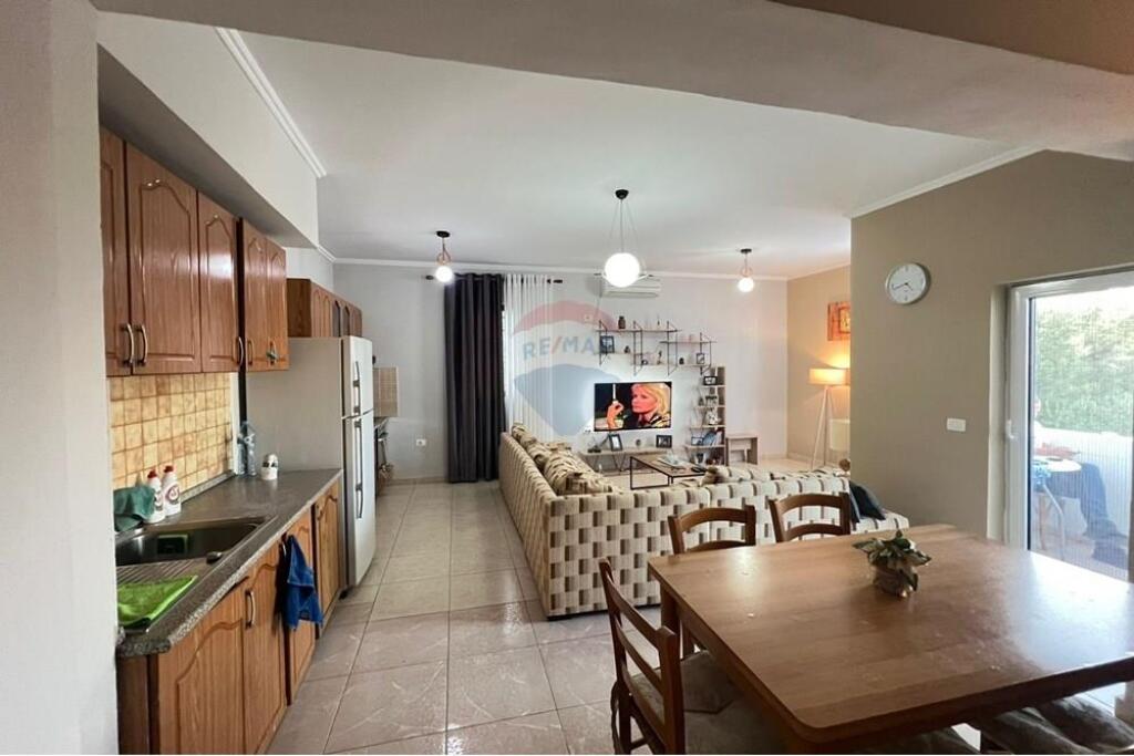 Jepet me qira apartament 2+1 Kopshtit Zoologjik !