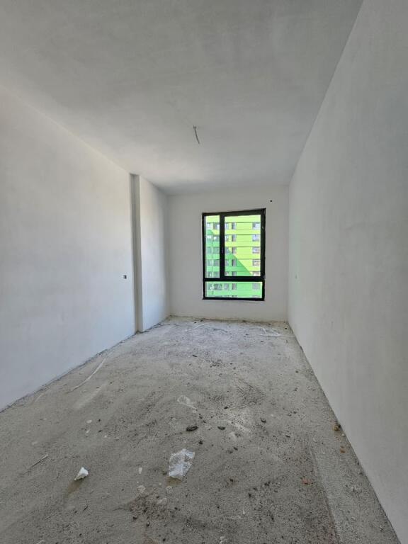 VENDESI APPARTAMENTO 3+1+2 – ZONA 5 MAGGIO