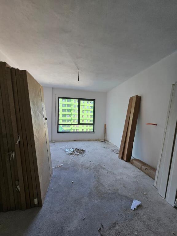VENDESI APPARTAMENTO 3+1+2 – ZONA 5 MAGGIO