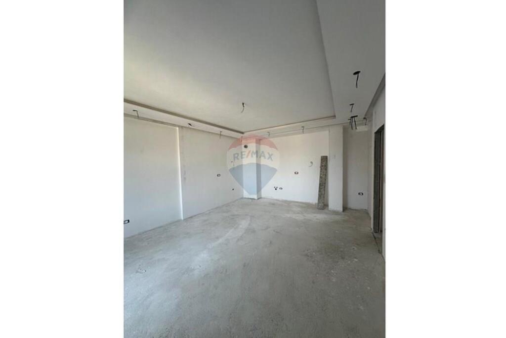 Shitet apartament (2+1), Teg (Mjull Bathore)
