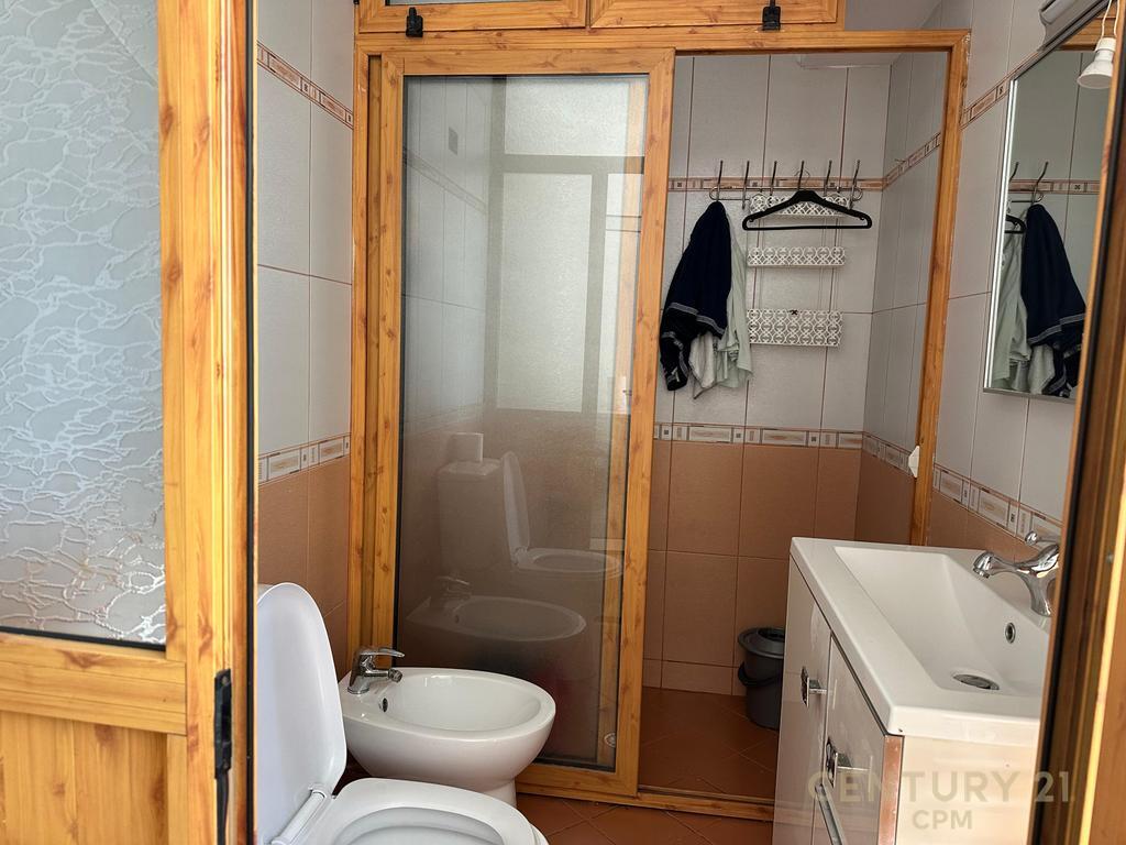 JAPIM ME QIRA APARTAMENT 2+1+2 PRANE RRUGES SE KOSOVAREVE