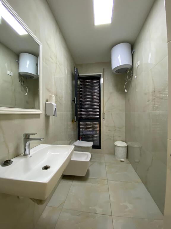 UFFICIO IN AFFITTO 315M2 +4 POSTI AUTO 4600 EURO VIA BARRIKADAVE