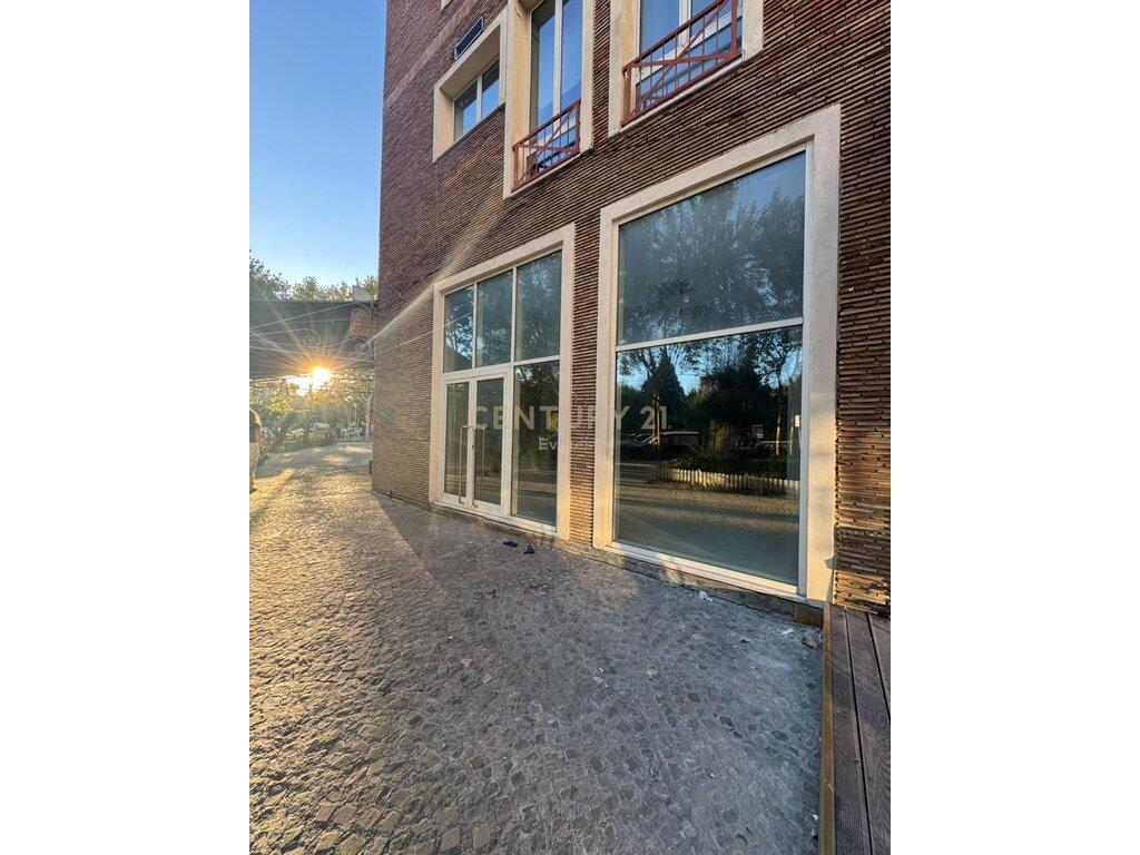 PRANE DELIORGJIT, SHESIM AMBIENT KOMERCIAL  - 1,150,000 €