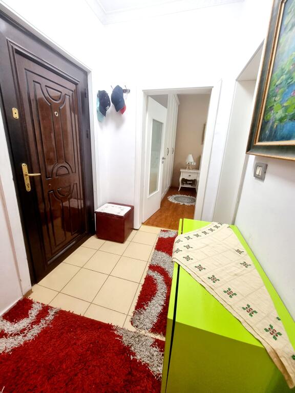 Jepet super apartament 2+1+2 rruges se Kosovareve!
